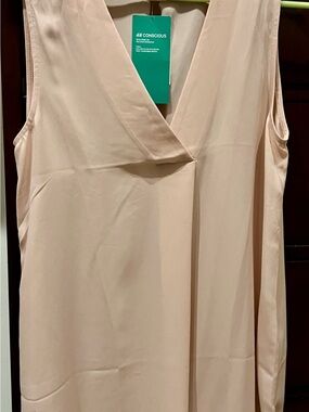 H&M Light Blush Sleeveless V-Neck Camisole Top